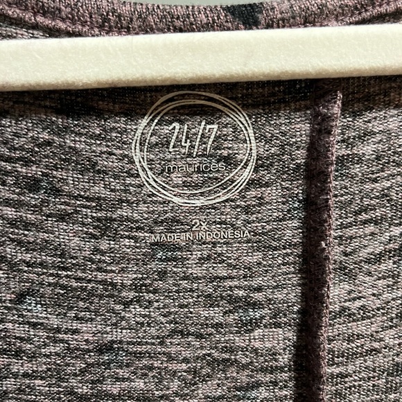 Maurices plus size 2X tee - Picture 4 of 6